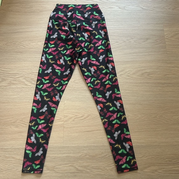 Alice & Olivia Aaron Butterfly Print High Rise Leggings - Picture 9 of 9